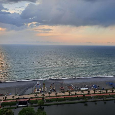 The Best Beach Aparthotel Orbi City Batum Dış mekan fotoğraf